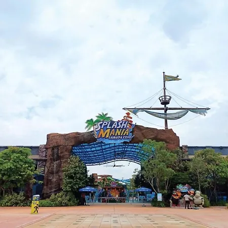 Maya Bay Splash Mania Pool View Cozy Homestay Klia Banting  Exterior photo