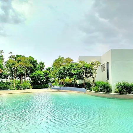 Maya Bay Splash Mania Pool View Cozy Homestay Klia Banting  Exterior photo
